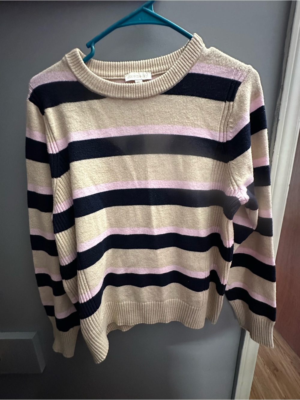 crown & ivy Striped Crewneck Sweater in Beige, Black & Light Pink